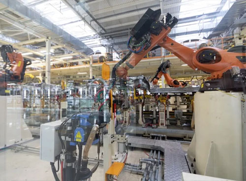 Mitsubishi Debuts MX Series PLC With Built-In AI Tools